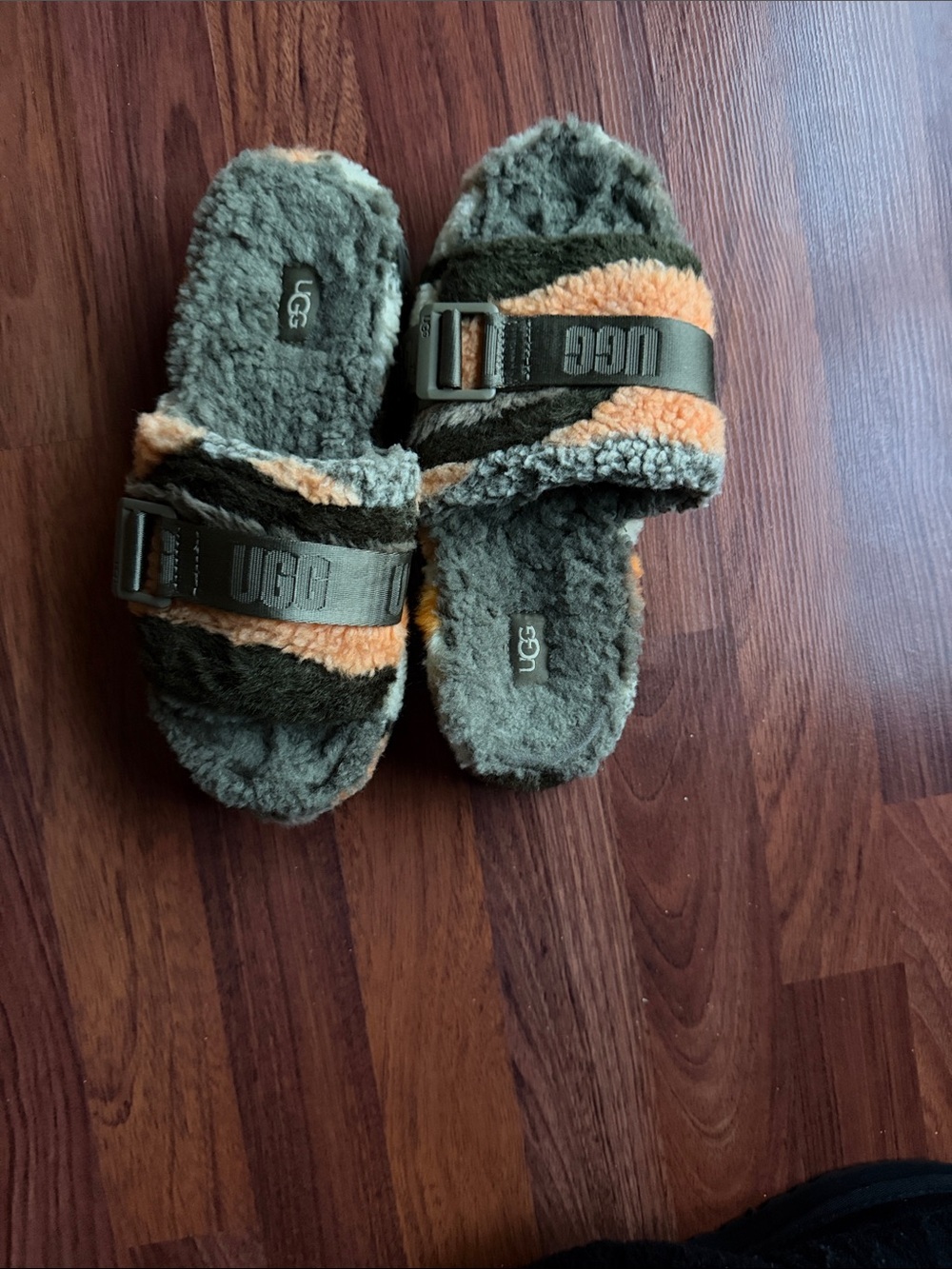 UGG Olive Gray & Tan Fuzzy Slide Sandals - Picture 3 of 4